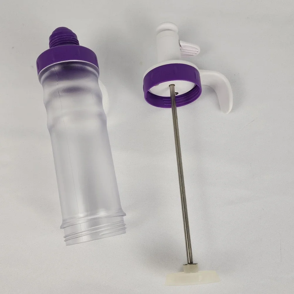 Wilton Dessert Decorator Plus Cake Cookie Pastry Icing Tool 5 tips 2‎ Couplers